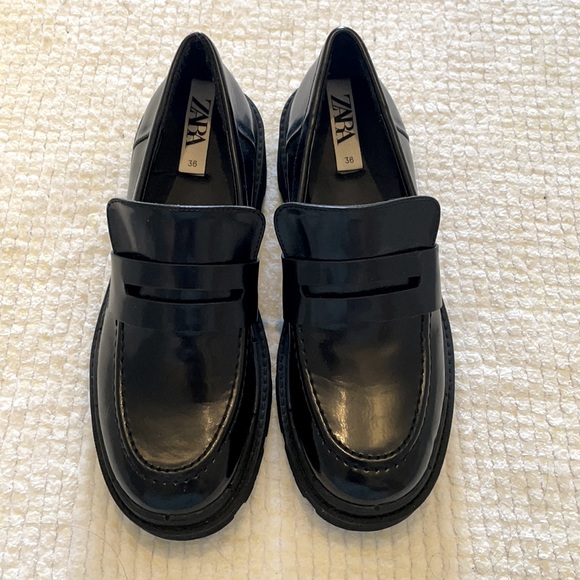 Zara patent black moccasins in perfect shape, like new I just used them once. - Picture 2 of 4